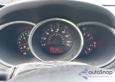 2011 Kia Sorento Lx z USA, uszkodzony, nr VIN 5XYKTCA10BG112609